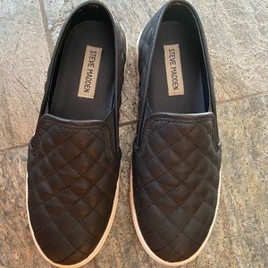 Steve Madden quilted black shoes